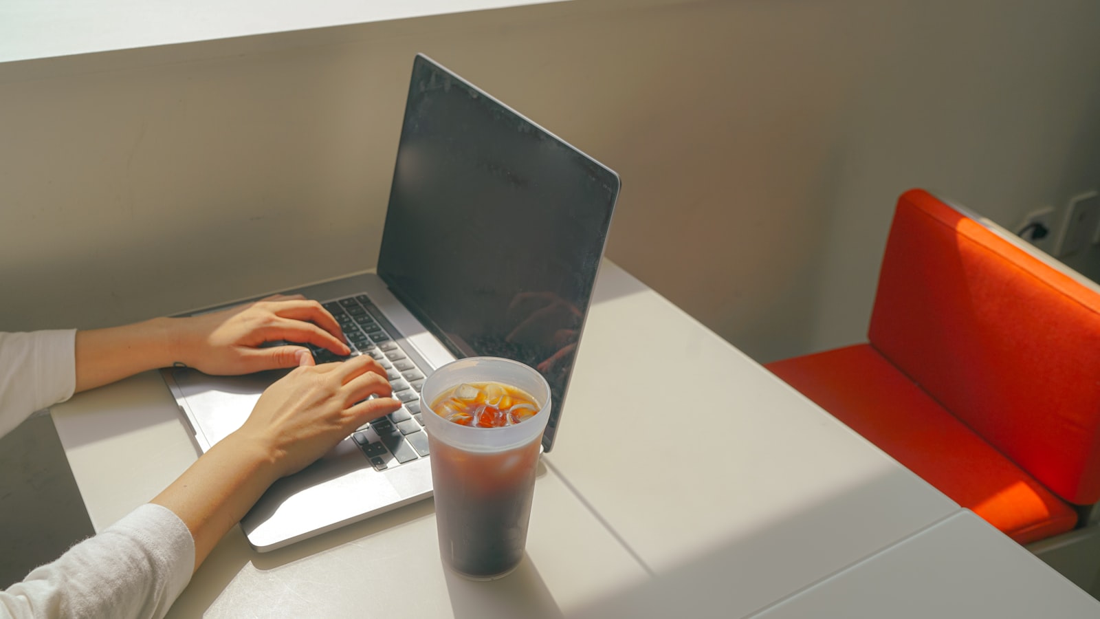 bloating in working women — Bloating in Working Women: Why It Happens and What Helps