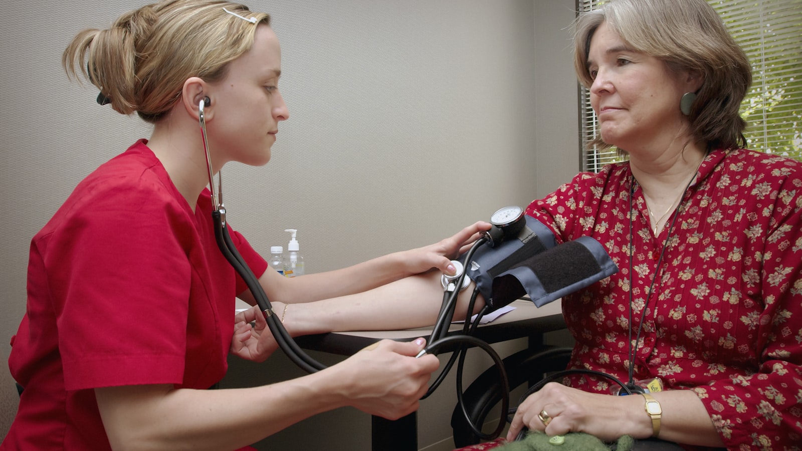 blood pressure spikes in 60s — Blood Pressure Spikes in Your 60s: What They Mean and What Helps